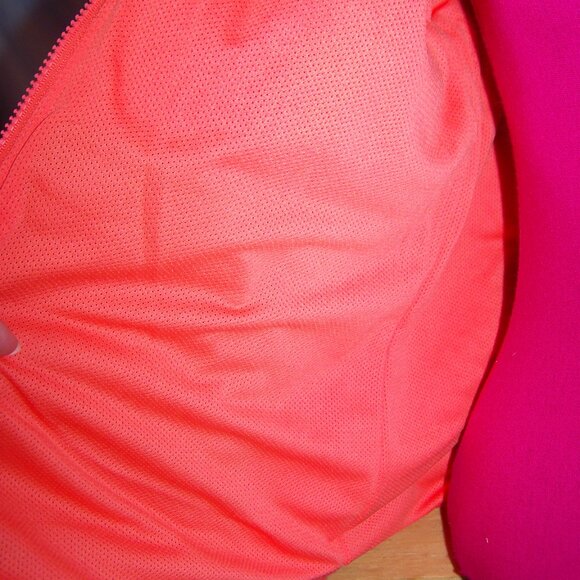 Bass Outdoor NWT Coral Fuzzy Jacket Sz S - Picture 8 of 8